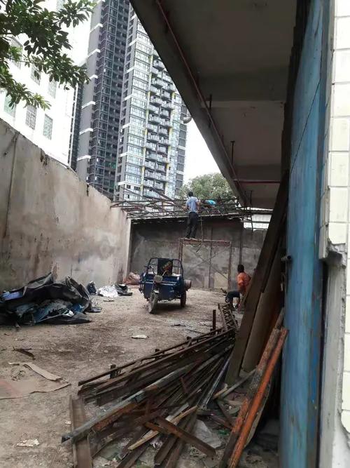拆除违建商铺街，为黑臭水体治理清障——福城街道＂每周必拆＂行动保障治水工程推进实
